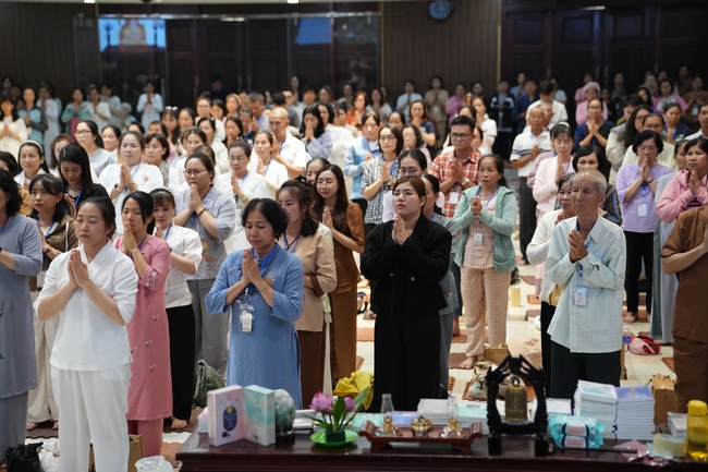 Khóa tu một ngày sống thiền “Sự nhiệm màu của hơi thở” cùng thầy Pháp Nhật