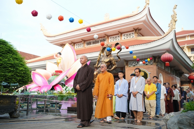 Khóa tu một ngày sống thiền “Sự nhiệm màu của hơi thở” cùng thầy Pháp Nhật