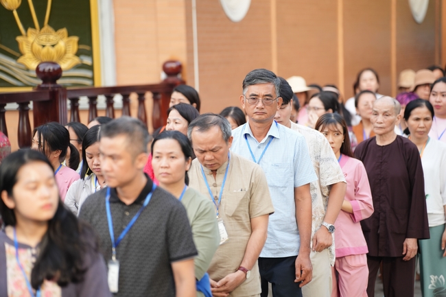 Khóa tu một ngày sống thiền “Sự nhiệm màu của hơi thở” cùng thầy Pháp Nhật