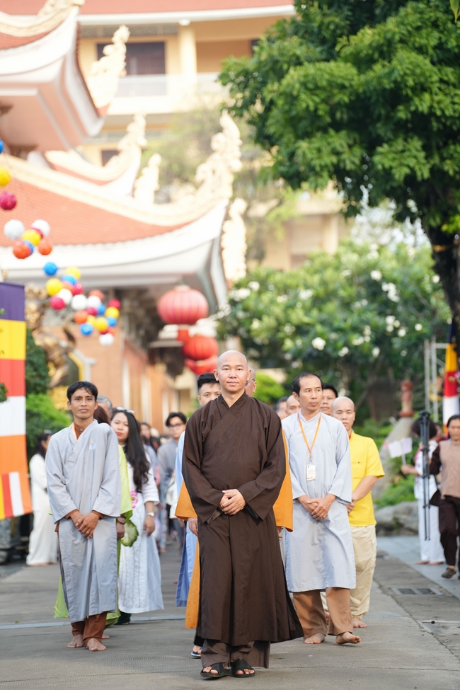 Khóa tu một ngày sống thiền “Sự nhiệm màu của hơi thở” cùng thầy Pháp Nhật