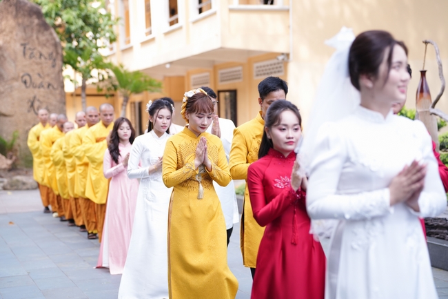 Wedding Ceremony at the pagoda