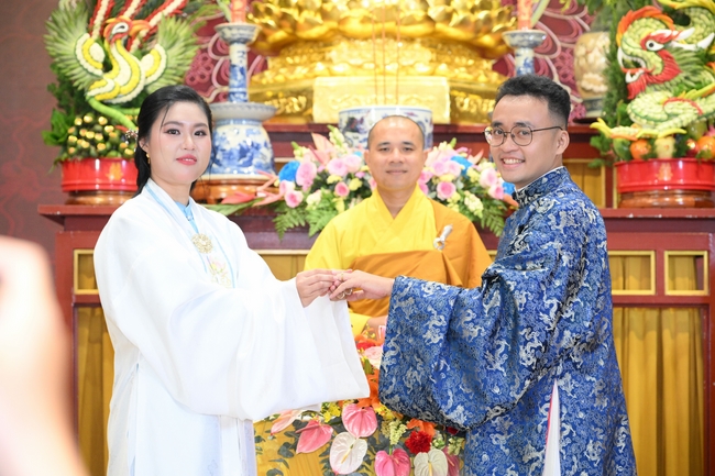 Wedding Ceremony at the pagoda