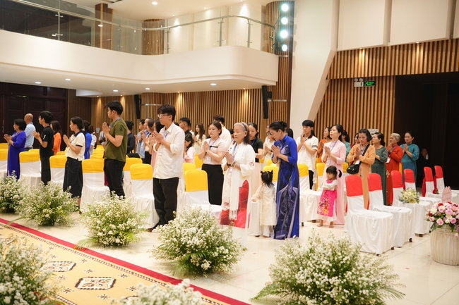 Wedding Ceremony at the pagoda