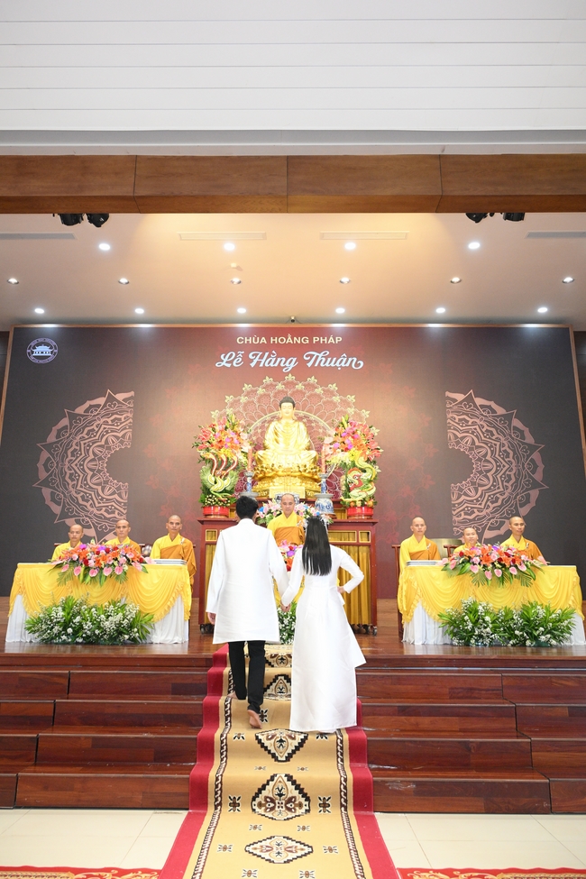 Wedding Ceremony at the pagoda