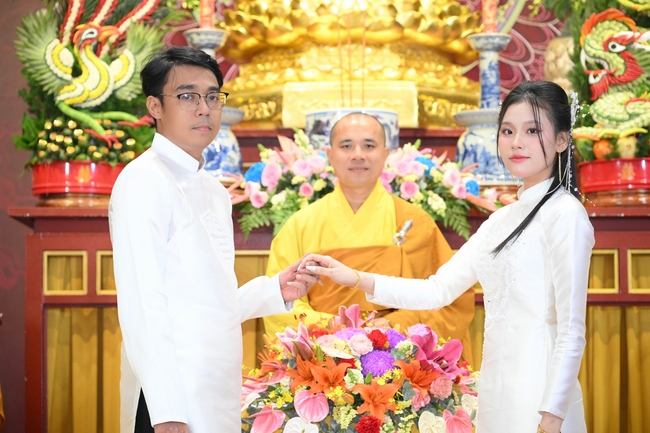 Wedding Ceremony at the pagoda