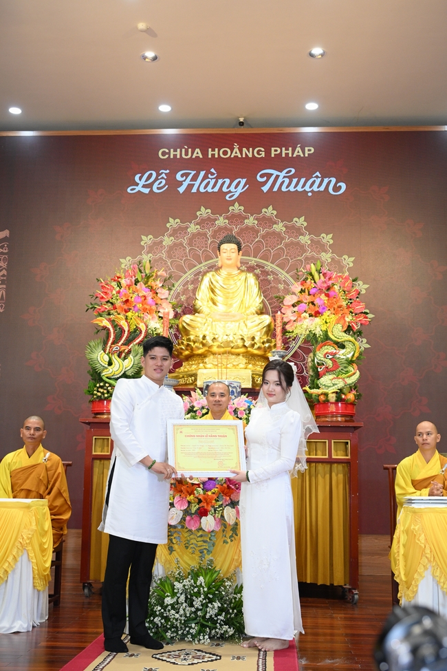 Wedding Ceremony at the pagoda