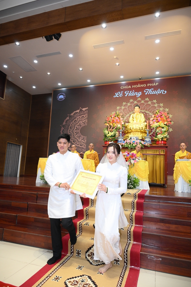 Wedding Ceremony at the pagoda