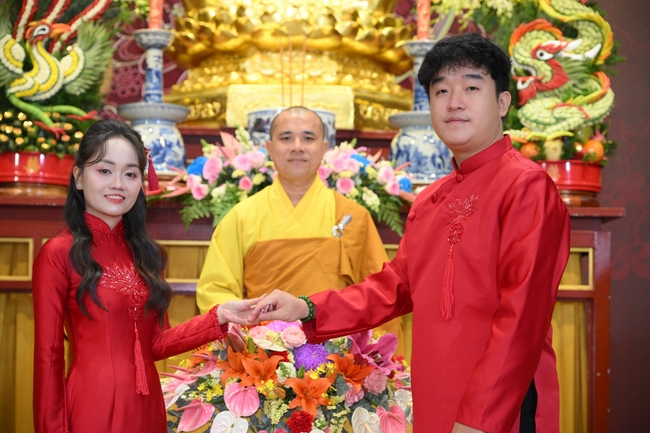 Wedding Ceremony at the pagoda
