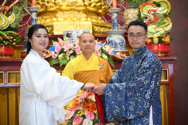 Wedding Ceremony at the pagoda