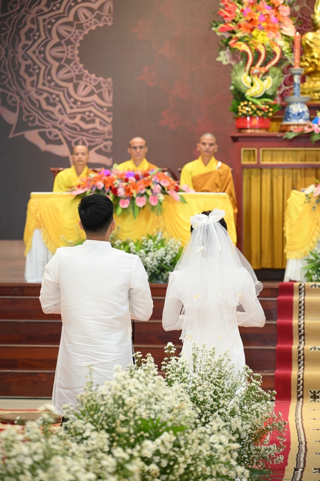 Wedding Ceremony at the pagoda