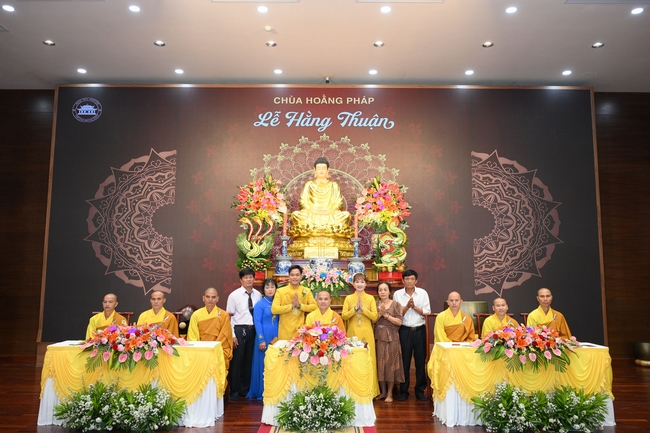 Wedding Ceremony at the pagoda
