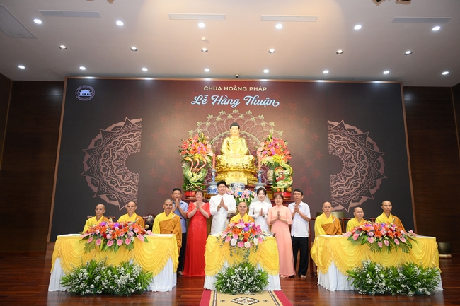 Wedding Ceremony at the pagoda