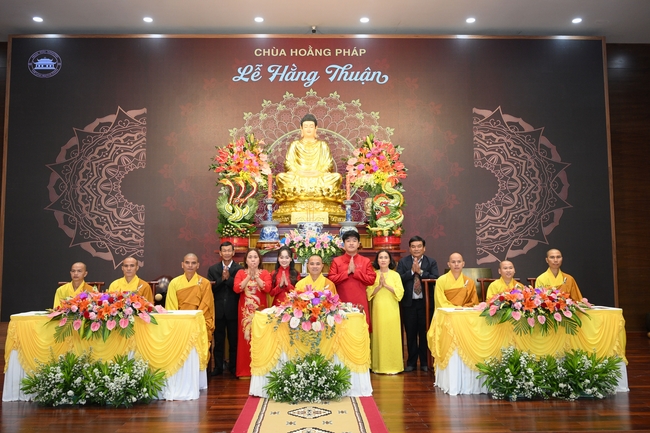 Wedding Ceremony at the pagoda