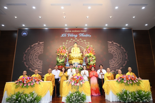 Wedding Ceremony at the pagoda
