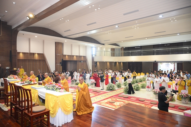 Wedding Ceremony at the pagoda