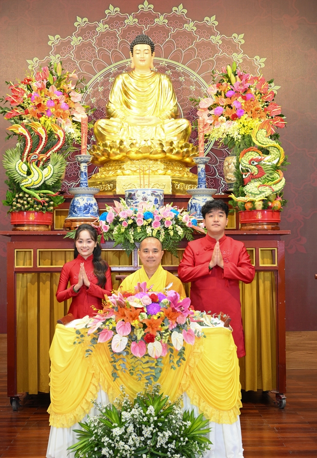 Wedding Ceremony at the pagoda