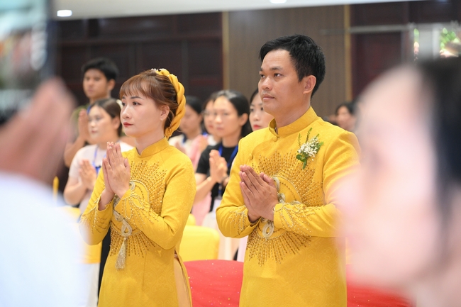 Wedding Ceremony at the pagoda