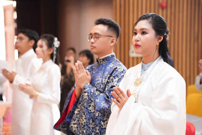 Wedding Ceremony at the pagoda