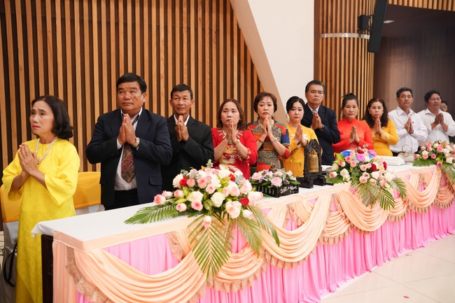 Wedding Ceremony at the pagoda