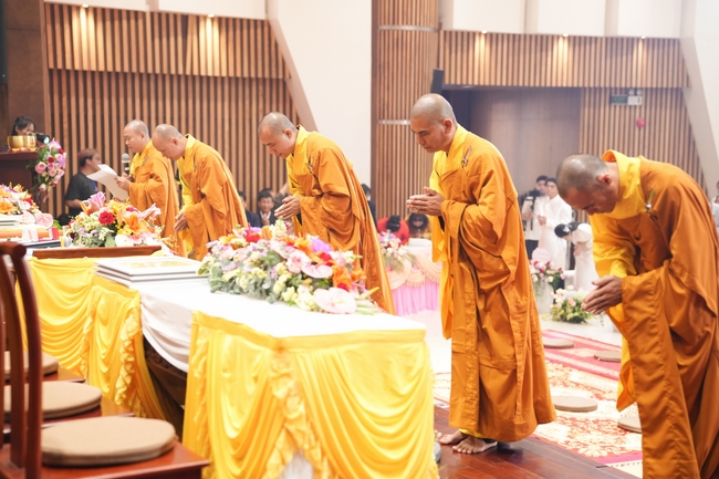 Wedding Ceremony at the pagoda