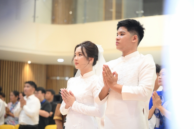 Wedding Ceremony at the pagoda