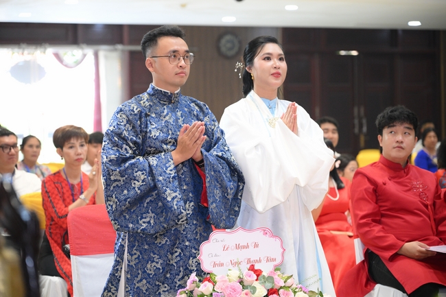 Wedding Ceremony at the pagoda