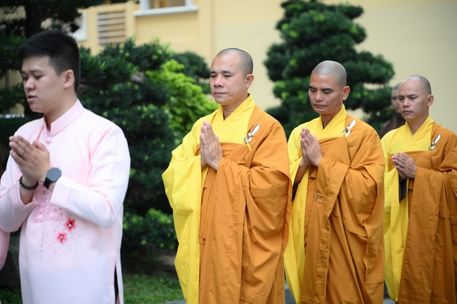 Wedding Ceremony at the pagoda