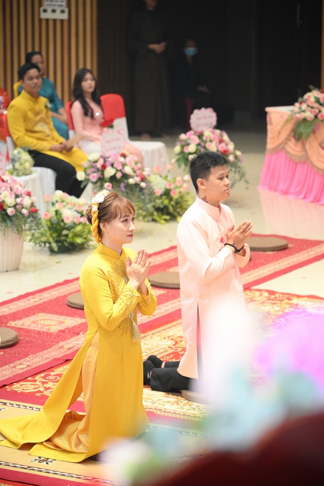 Wedding Ceremony at the pagoda