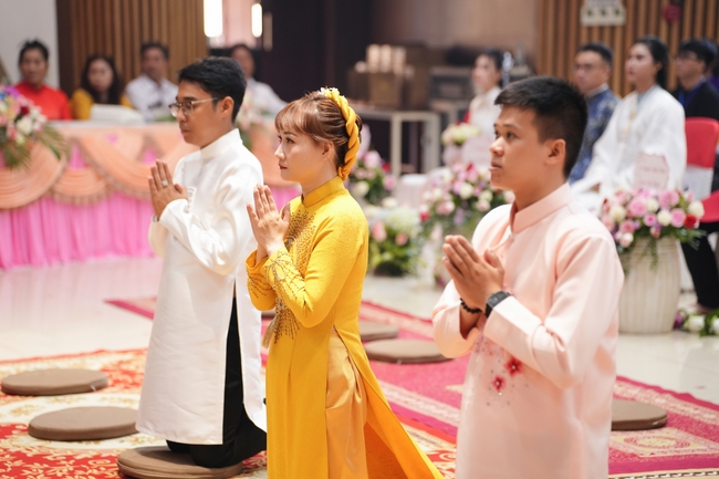 Wedding Ceremony at the pagoda