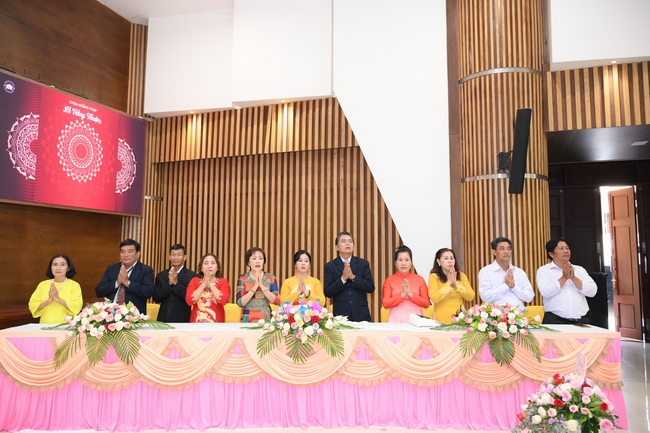 Wedding Ceremony at the pagoda