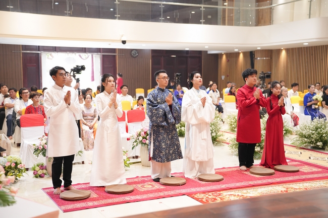 Wedding Ceremony at the pagoda