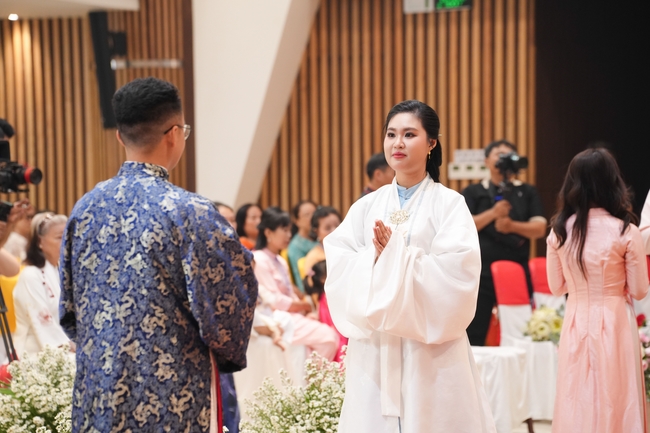 Wedding Ceremony at the pagoda