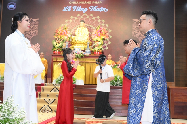 Wedding Ceremony at the pagoda