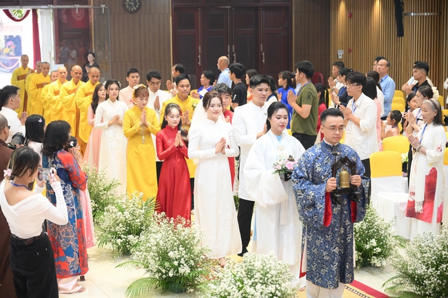 Wedding Ceremony at the pagoda
