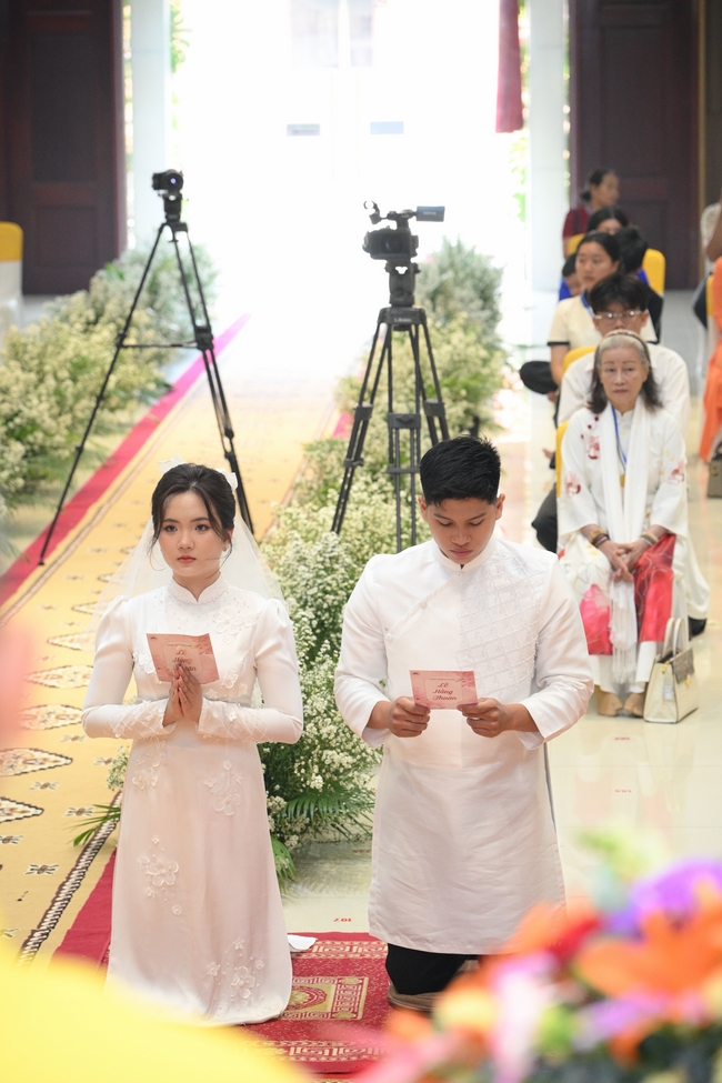 Wedding Ceremony at the pagoda