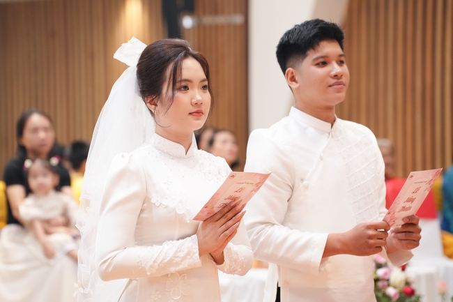 Wedding Ceremony at the pagoda
