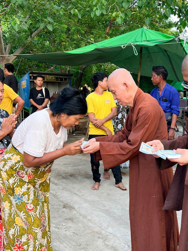 Humanitarian relief trip in Myanmar