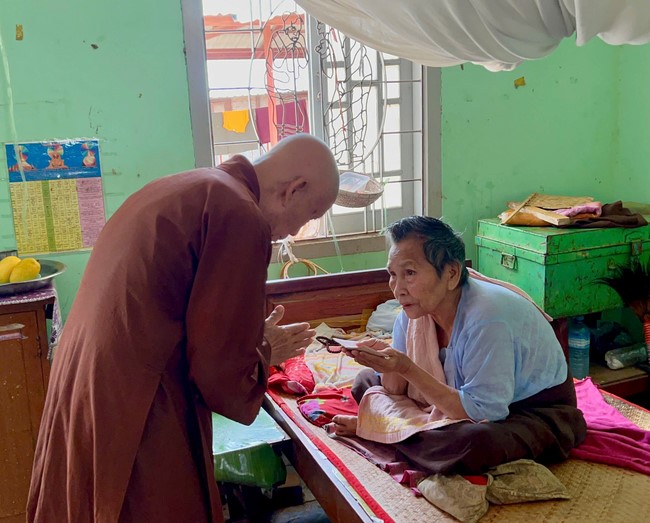 Humanitarian relief trip in Myanmar