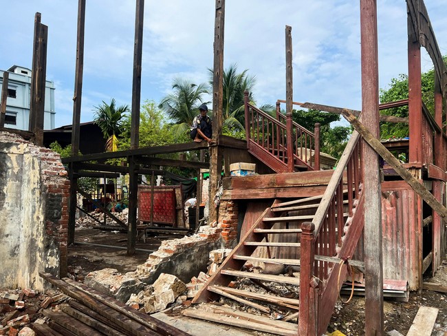 Humanitarian relief trip in Myanmar