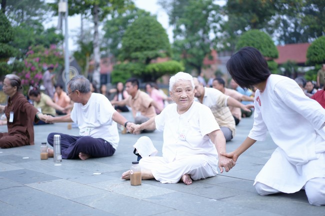 Chương trình cộng đồng “Thanh lọc thân tâm - Hướng dẫn phương pháp sống khỏe thuận tự nhiên