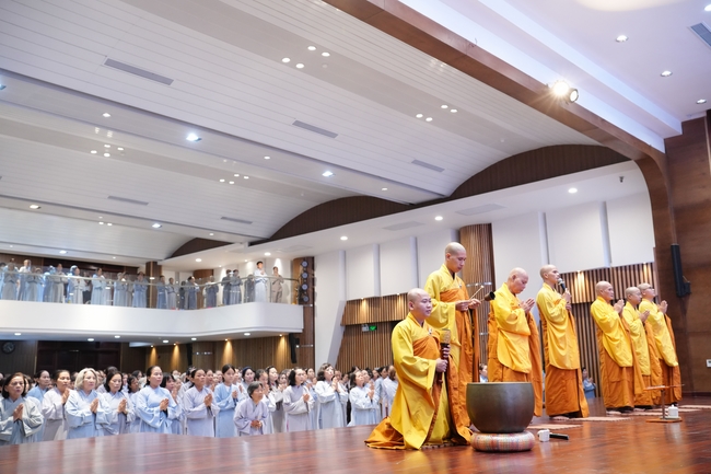 Khóa tu niệm Phật một ngày