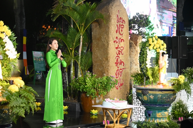 Nhóm Hiểu Và Thương: Lễ tắm Phật nhân mùa Phật đản 2025