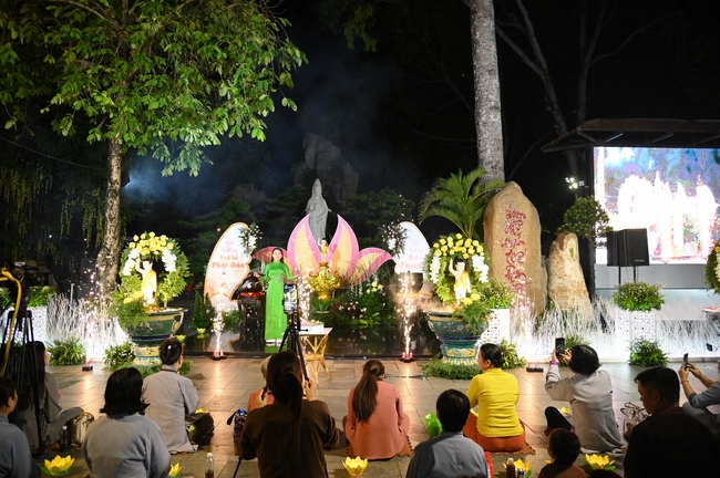 Nhóm Hiểu Và Thương: Lễ tắm Phật nhân mùa Phật đản 2025