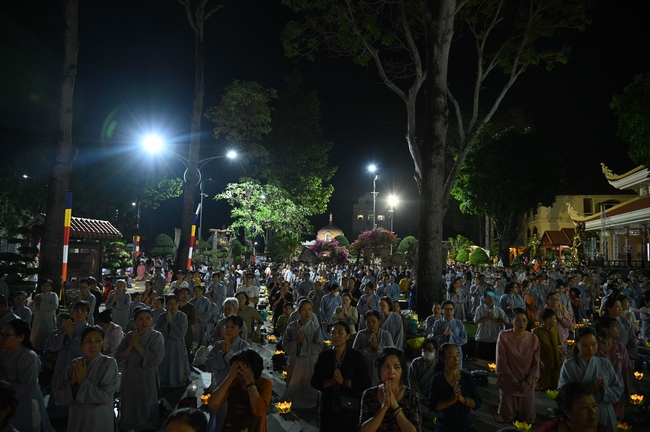 Nhóm Hiểu Và Thương: Lễ tắm Phật nhân mùa Phật đản 2025