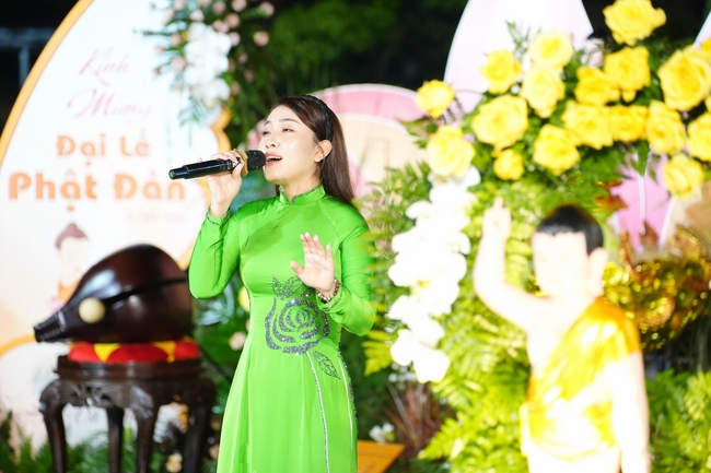 Nhóm Hiểu Và Thương: Lễ tắm Phật nhân mùa Phật đản 2025