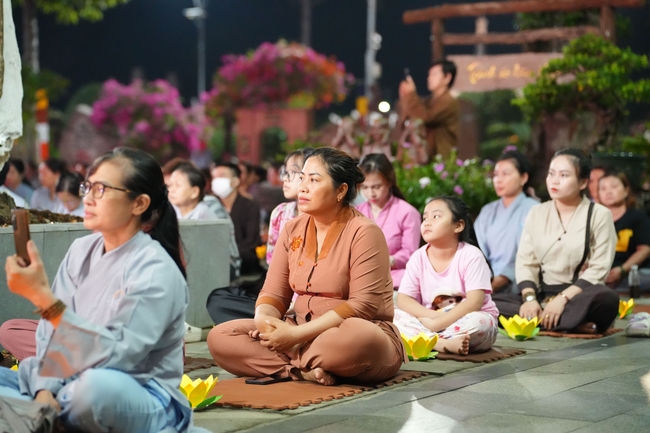 Nhóm Hiểu Và Thương: Lễ tắm Phật nhân mùa Phật đản 2025