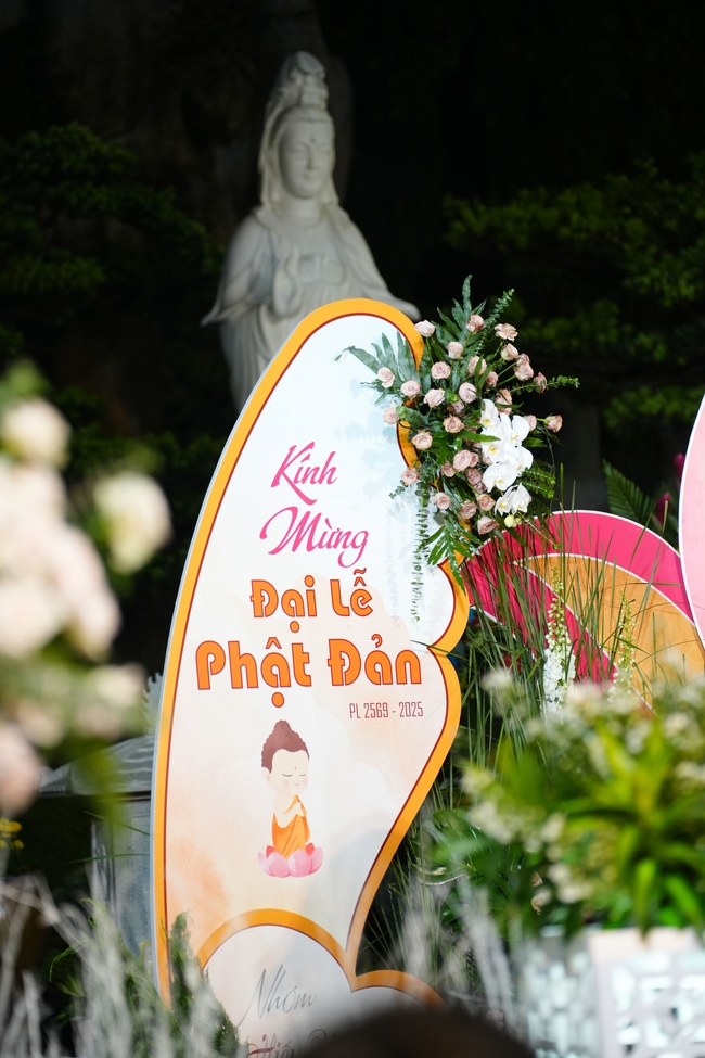 Nhóm Hiểu Và Thương: Lễ tắm Phật nhân mùa Phật đản 2025