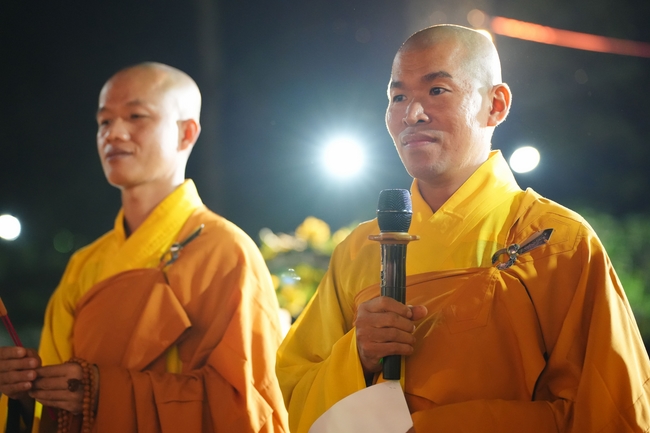 Nhóm Hiểu Và Thương: Lễ tắm Phật nhân mùa Phật đản 2025