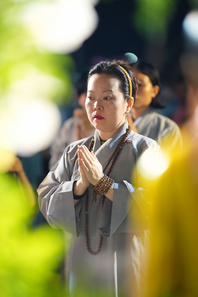 Nhóm Hiểu Và Thương: Lễ tắm Phật nhân mùa Phật đản 2025