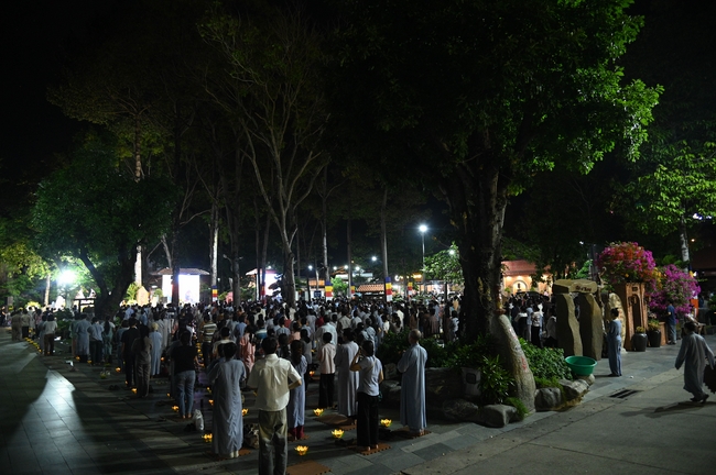 Nhóm Hiểu Và Thương: Lễ tắm Phật nhân mùa Phật đản 2025